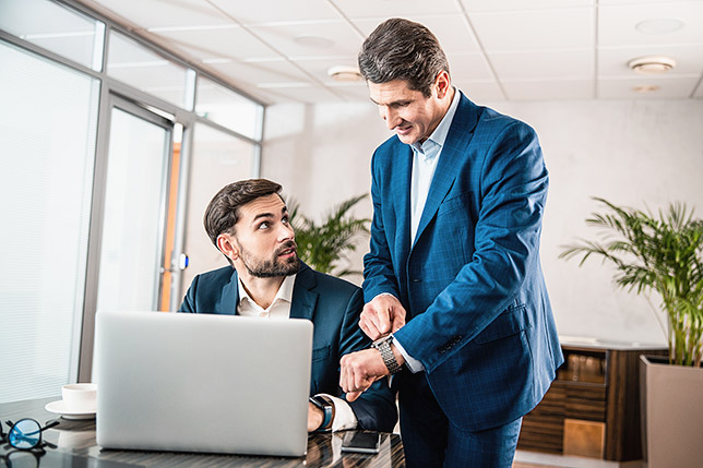 Scheinselbstständigkeit: Diese Konsequenzen drohen Auftragnehmern und -gebern